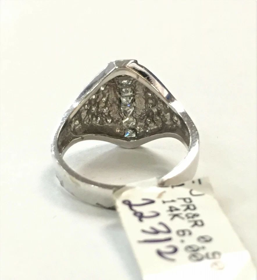 14K WHITE GOLD RING WITH 0.90CTW NATURAL DIAMONDS (SIZE 7) 5.2 GRAMS (1 of 2)