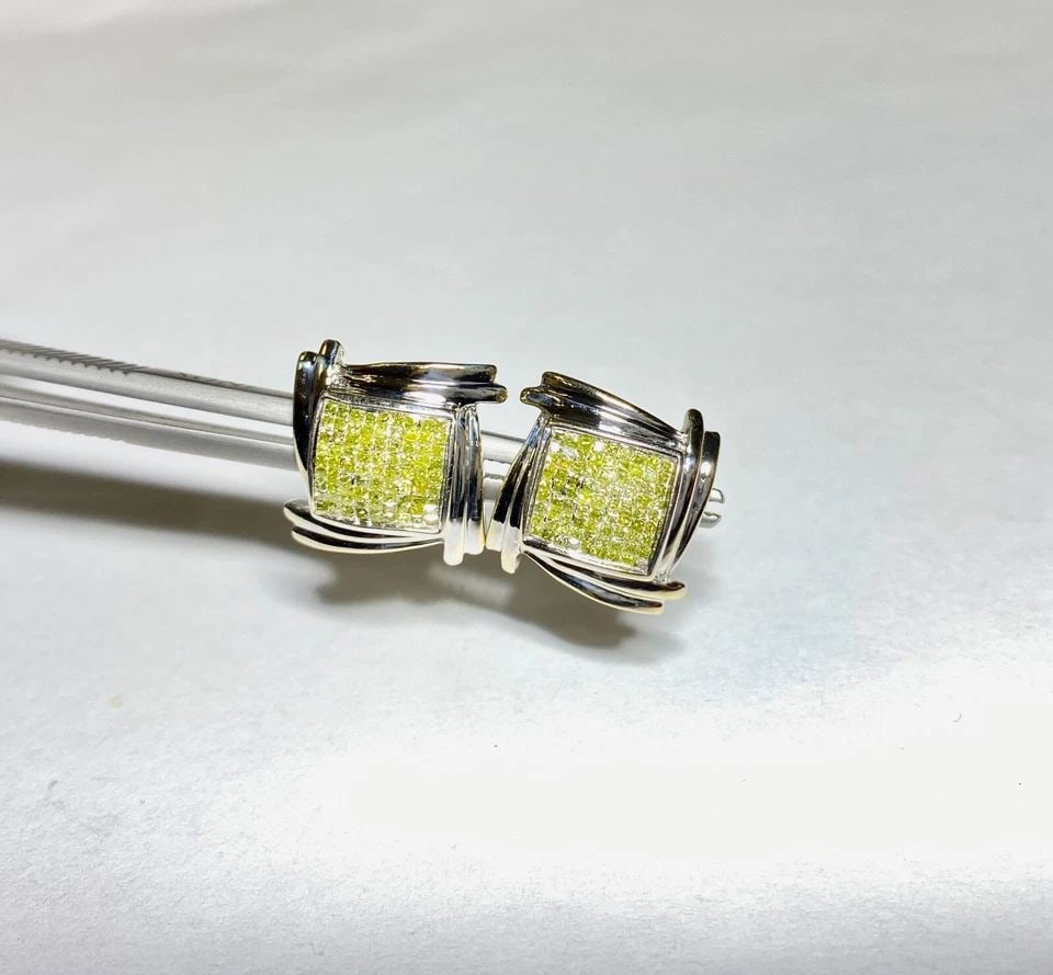 14K WHITE GOLD SQUARE EARRINGS WITH 1CTW INVISBLE SET YELLOW DIAMONDS 5.7 GRAMS: 14K WHITE GOLD SQUARE EARRINGS WITH 1CT YELLOW DIAMONDS 14k White Gold Square Earrings with 1CTS Yellow Diamonds You are bidding on a pre-owned 14k White Gold Square Earrings with 1CTS Yellow Diamonds