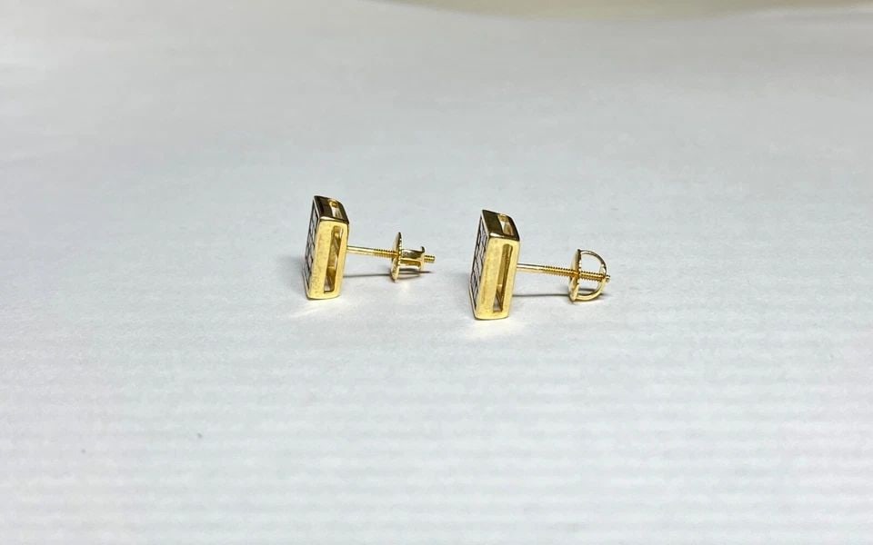 14K YELLOW GOLD SQUARE EARRINGS WITH 1.4CTS BLACK AND RED DIAMONDS NEW: 14K YELLOW GOLD EARRINGS WITH 1.4CTS BLACK AND RED DIAMONDS 14k Yellow Gold Earrings with 1.4cts Black and Red Diamonds You are bidding on a new with tags 14k Yellow Gold Earrings with 1.4cts Black an