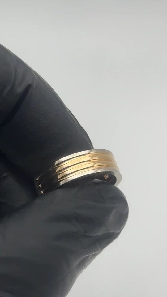 14K TWO TONE WHITE/YELLOW GOLD BAND 6MM (SIZE 6) 8 GRAMS: 14k Two Tone White/Yellow Gold Band (Size 6) You are bidding on a pre-owned 14k two tone white/yellow gold band. The ring has minor scuffs and scratches from normal wear and tear, but overall it is in