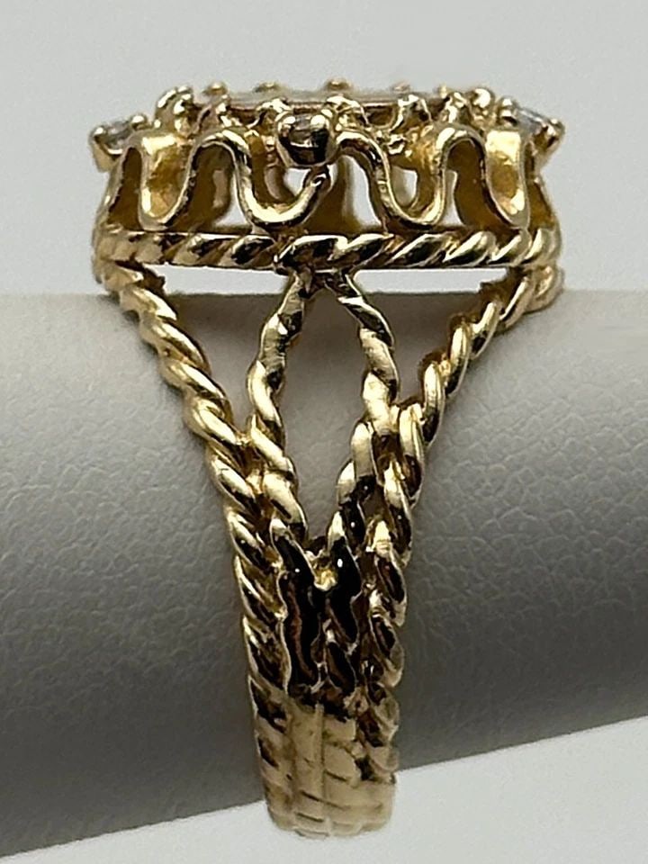 14K GOLD RING, 1865 MAXIMILIANO 14K COIN, MEXICANO, 0.08CTS DIAMONDS 5.9G: 14K GOLD RING, 1865 MAXIMILIANO 14K COIN, IMPERIO MEXICANO, 0.08CTS OF DIAMONDS 14k Gold Ring, 1865 Maximiliano 14k Coin, Imperio Mexicano, 0.08cts of Diamonds Condition: Used, has been cleaned Materi