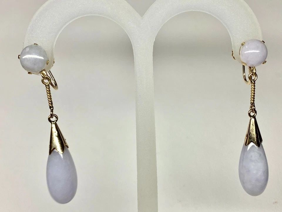 GENUINE LAVENDER JADE EARRINGS WITH 14K YELLOW GOLD SCREW ON FITTINGS 8.9G: WOMEN'S GENUINE LAVENDER JADE EARRINGS WITH 14K YELLOW GOLD SCREW ON FITTINGS Women's Genuine Lavender Jade Earrings with 14k Yellow Gold Screw On Fittings You are bidding on a pre-owned Women's Genui