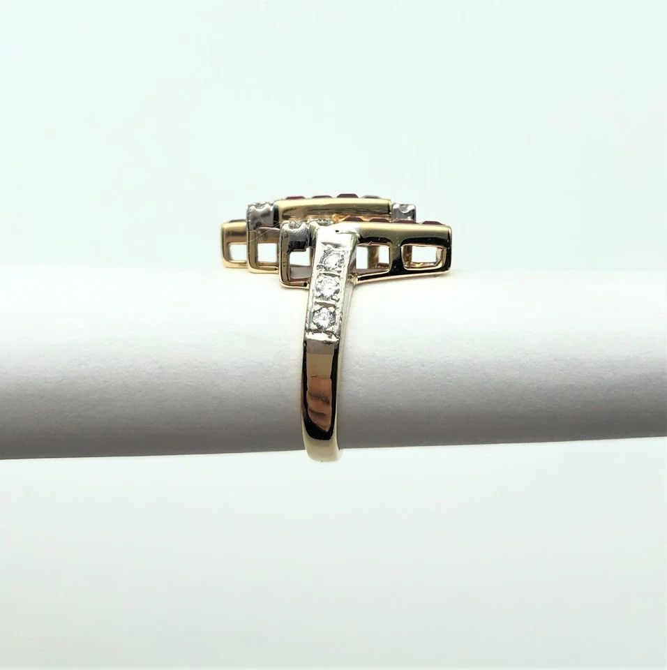 14K GOLD RECTANGULAR 3 VERTICAL ROW RUBY AND DIAMOND RING (SIZE 2.5) 4 GRAMS (1 of 2)