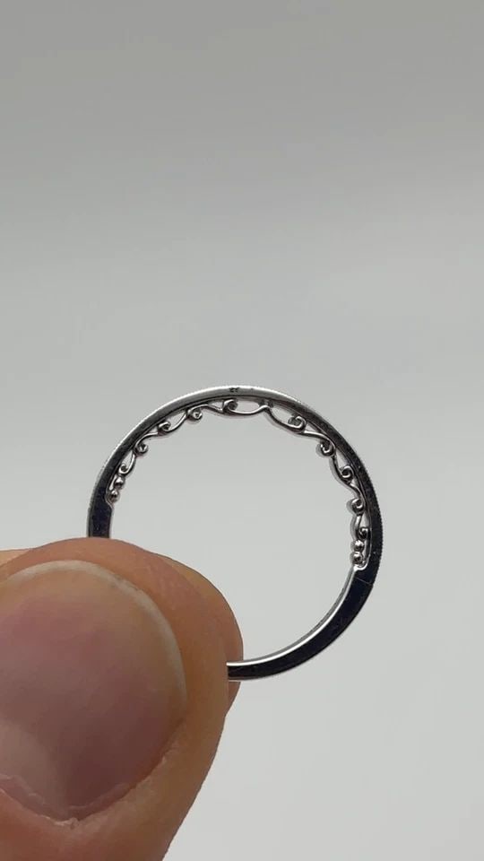 GABRIEL & CO. 14K WHITE GOLD SET, 0.23CTS DIAMONDS (NO CENTER STONE) 4.8G: 14k White Gold Gabriel & Co. Wedding Set, 0.23cts of Diamonds (No Center Stone) Condition: Used, has been cleaned Engagement Ring Setting Info: No stone in the center setting! Fits up to a 0.15ct-0.25