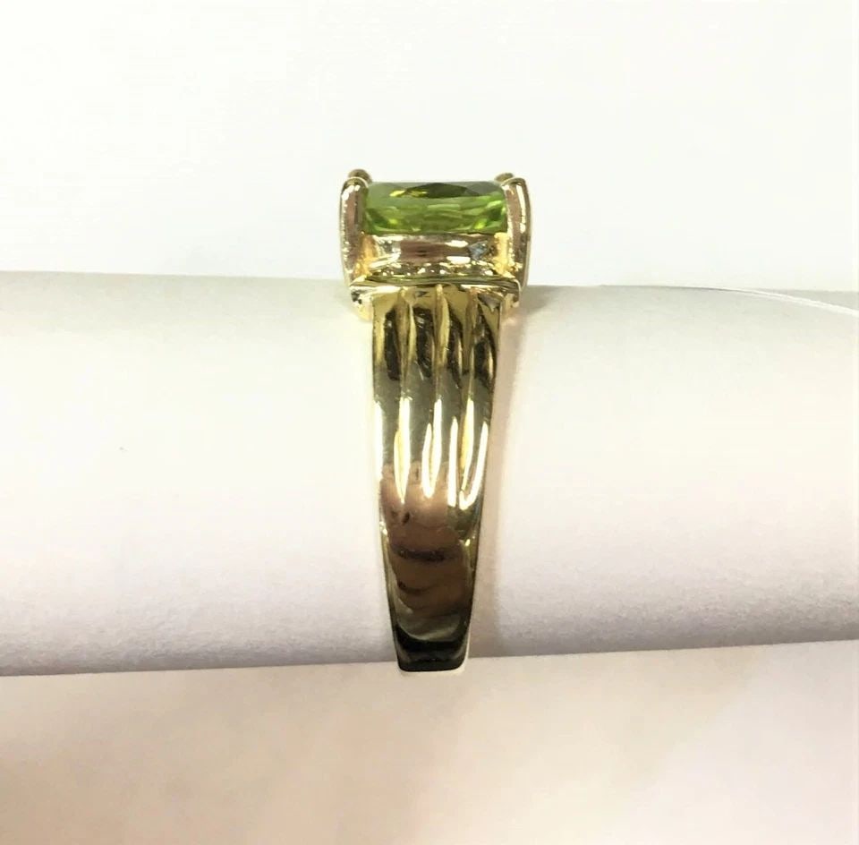 14K YELLOW GOLD RING WITH 2CT OVAL PERIDOT AND DIAMONDS (SIZE: 9) 4.9 GRAMS (1 of 2)