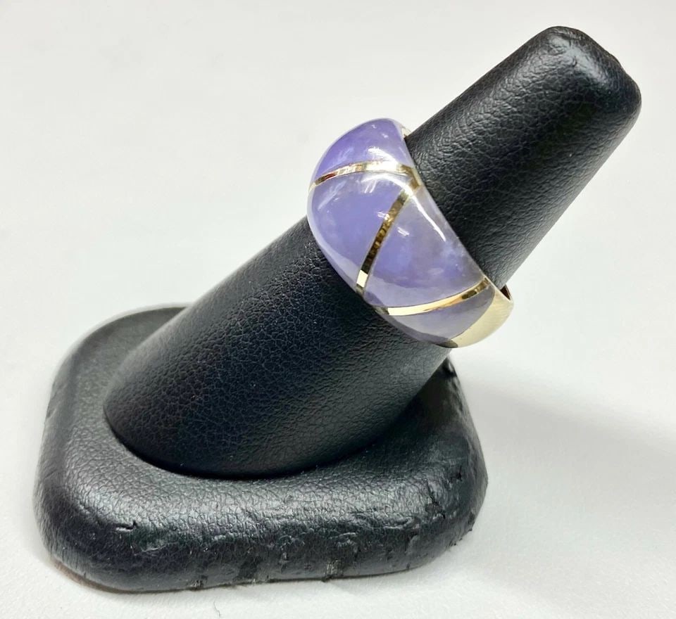 14K YELLOW GOLD RING WITH LAVENDER JADE (SIZE 7) 4.9 GRAM (1 of 2)