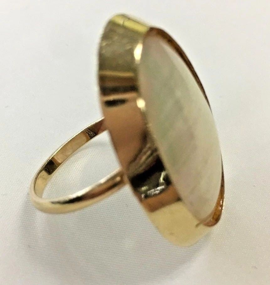 EV 14K GOLD RING WITH 25X16MM MOTHER OF PEARL ( SIZE: 7 ) 6.1 GRAM (1 of 2)