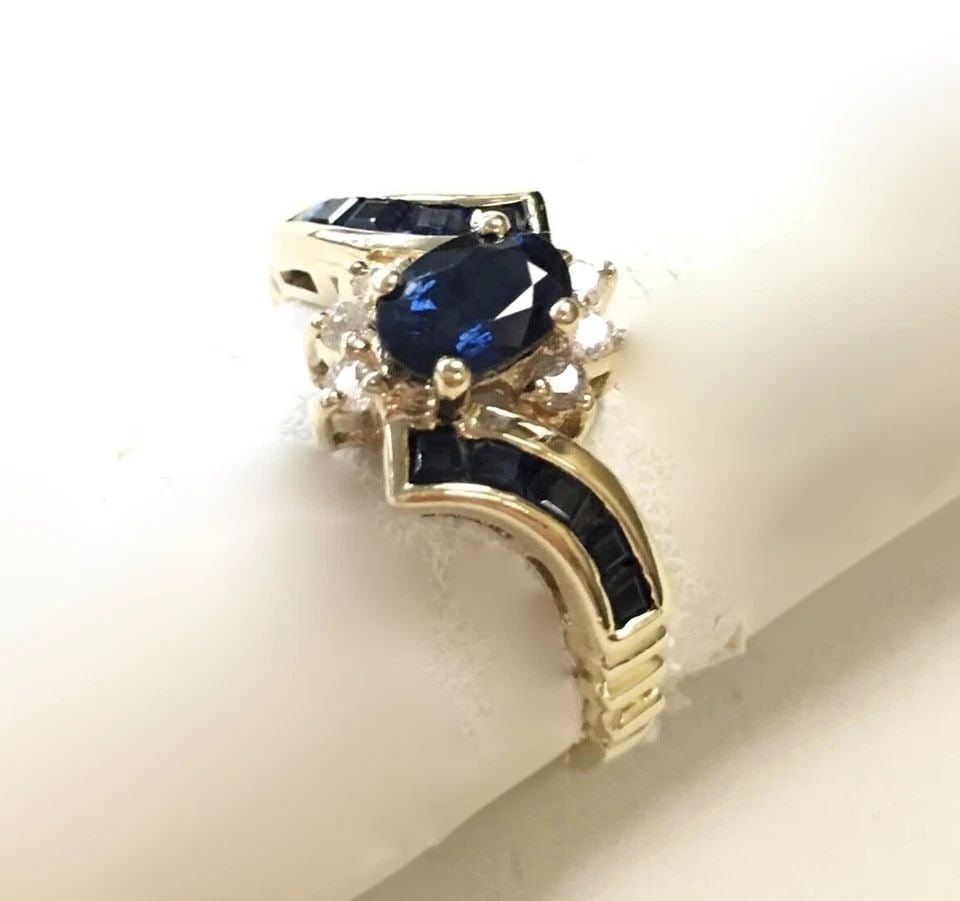 14K GOLD RING, NATURAL BLUE SAPPHIRE AND 0.10CTW DIAMONDS (SIZE 7.25) 3.1 GRAM: 14k Gold Ring with Natural Blue Sapphire and 0.10cts of Diamonds You are bidding on a 14k Yellow Gold Ring with natural (not lab created) Blue Sapphire and Diamonds. The ring has been fully restored b