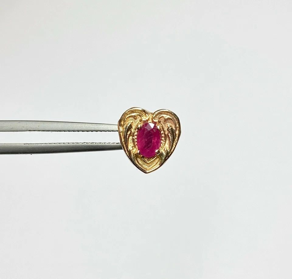 14K GOLD HEART SLIDER STYLE PENDANT WITH 0.50CT NATURAL RUBY ( 3.4 GRAMS ): WOMEN'S 14K YELLOW GOLD HEART SLIDER STYLE PENDANT WITH 4X5MM NATURAL RUBY Women's 14k Yellow Gold Heart Slider Style Pendant with 4x5mm Natural Ruby You are bidding on a pre-owned Women's 14k Yellow 