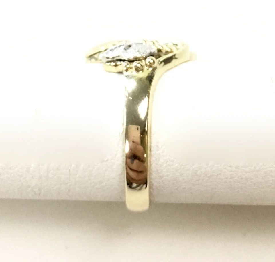 14K BLACK HILLS GOLD RING, TRI-TONE LEAFY DESIGN (SIZE 7.25) 4.7 GRAM: 14K BLACK HILLS GOLD LADIES RING 14k Black Hills Gold Ladies Ring You are bidding on a 14k Black Hills Gold Ladies Ring. There are few minor scratches on the ring from normal wear and tear. See pictur