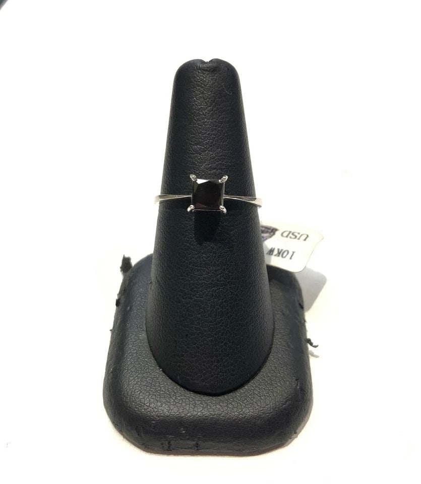 NEW 10K WHITE GOLD RING WITH 1CT BLACK DIAMOND SOLITAIRE (SIZE 7) 1.5 GRAM (1 of 2)