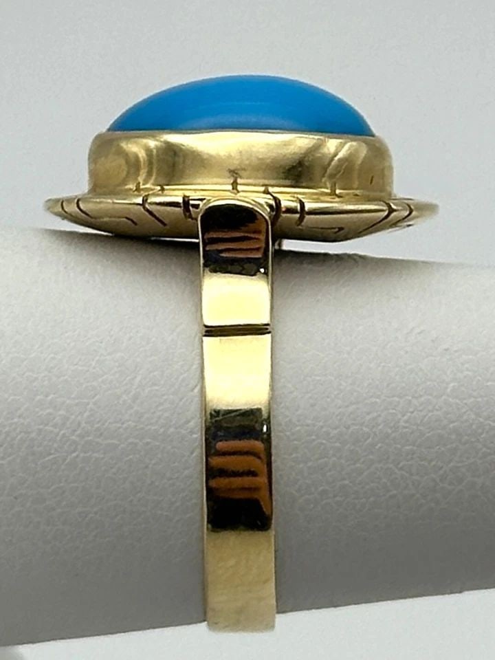 14K GOLD RING SET WITH NATURAL TURQUOISE (SIZE 7.75) 4.5 GRAMS: 14K GOLD RING SET WITH NATURAL TURQUOISE STONE SIZE: 7.75 14k Gold Ring set with Natural Turquoise Stone Condition: Used Material: 14k Yellow Gold Ring Size: 7.75 Weight: 4.5 grams Top Width: 19mm Bot