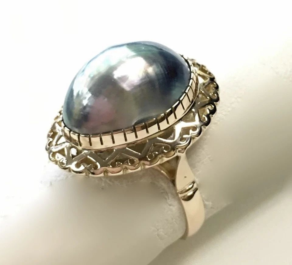 14K YELLOW GOLD RING WITH BLUE/GREY MABE PEARL SIZE: 8.25 4.4G: 14K YELLOW GOLD RING WITH BLUE/GREY MABE PEARL (SIZE: 8.25) 14k Yellow Gold Ring with Blue/Grey Mabe Pearl You are bidding on a 14k Yellow Gold Ring with Blue/Grey Mabe Pearl. The ring has been fully 