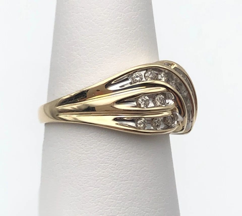 10K GOLD RING WITH 0.58CTW NATURAL DIAMONDS (SIZE 7) 4.7 GRAM (1 of 2)