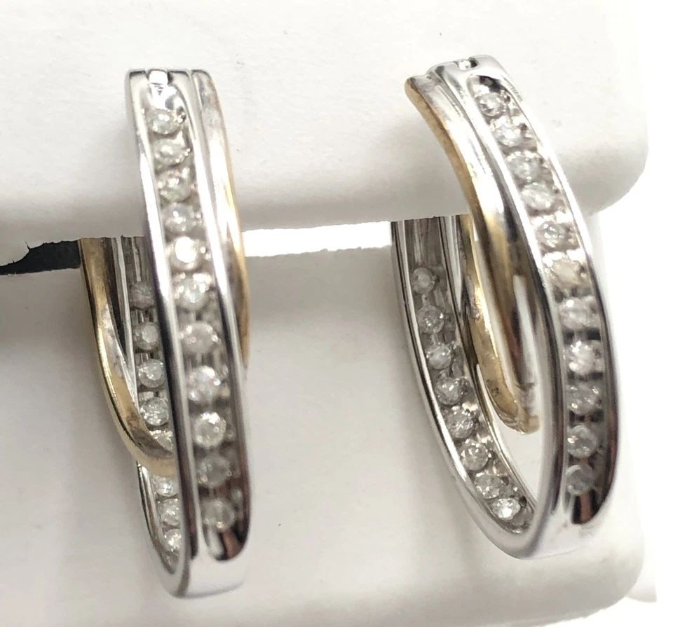 10K TWO TONED WHITE/YELLOW GOLD HOOP EARRINGS WITH 0.22CTW DIAMONDS 5.7 GRAMS: 10K TWO TONED WHITE/YELLOW GOLD HOOP EARRINGS SET WITH 0.22CTS DIAMONDS 10k Two Toned Gold Hoop Earrings set with 0.22cts Diamonds You are bidding on a 10k Two Toned Gold Hoop Earrings set with 0.22ct