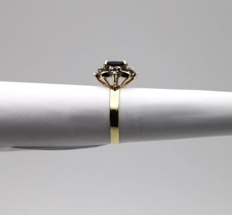 VINTAGE 14K GOLD RING, OVAL GARNET, 0.24CTW DIAMONDS (SIZE 8.5) 4 GRAM (1 of 2)