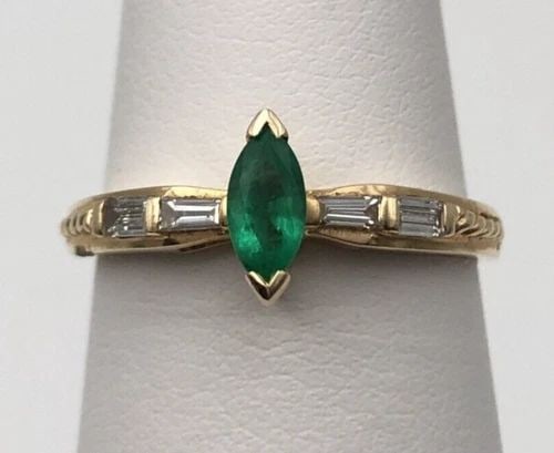 14K GOLD RING WITH NATURAL EMERALD AND 0.16CTW DIAMONDS (SIZE 6.5) 2.1 GRAM (1 of 2)