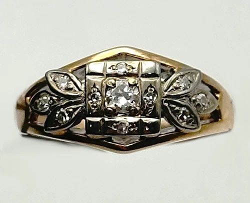 10K YELLOW GOLD RING WITH 0.15CTS NATURAL DIAMONDS ( SIZE: 6.5 ) 3.6G: 10K YELLOW GOLD RING WITH DIAMONDS (SIZE: 6.5) 10k Yellow Gold Ring with Diamonds You are bidding on a 10k Yellow Gold Ring with Diamonds. There are few minor scratches on the ring from normal wear an