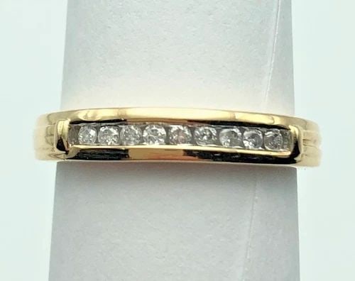 14K YELLOW GOLD RING/BAND WITH 0.15CTW DIAMONDS (SIZE 5.5) 2.2 GRAMS (1 of 2)
