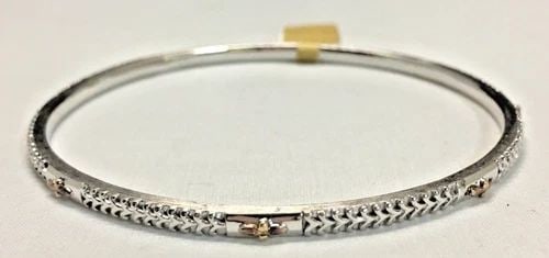 GABRIEL & CO 925 STERLING SILVER BANGLE WITH 18K GOLD ACCENTS ( 14.8 GRAMS ): GABRIEL & CO STERLING SILVER BANGLE WITH 18K GOLD Gabriel & Co sterling silver bangle with 18k gold You are bidding on a new with defects Gabriel & Co sterling silver bangle with 18k gold. There are f