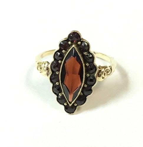 8K YELLOW GOLD MARQUISE SHAPE RING WITH GARNETS (SIZE 6.5) 2.4 GRAM (1 of 2)