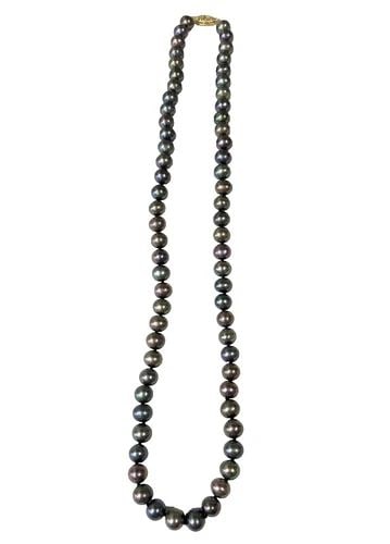 DARK PEARLS NECKLACE WITH 14K GOLD CLASP (18 INCH ) 27.8G: DARK PEARLS NECKLACE WITH 14K CLASP (18" INCHES LONG) Dark Pearls Necklace with 14k Clasp You are bidding on a Dark Pearls Necklace with 14k Clasp. The necklace is in good condition has some mark here