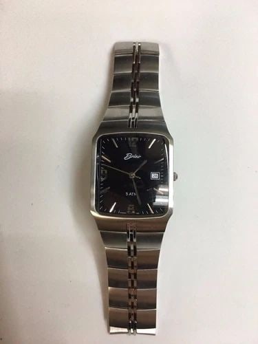MEN'S BELAIR 5ATM: MEN'S BELAIR 5ATM Men's Belair 5ATM You are bidding on a pre-owned Men's Belair 5ATM watch. The watch is in excellent working condition. There are few minor scratches on the watch from normal wear and