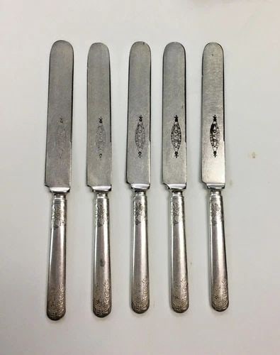 OUR VERY BEST O.V.B. 5 PIECE BUTTER KNIFE SET SILVER PLATED: Our Very Best O.V.B. 5 piece Butter Knife set silverplate You are bidding on a Vintage Our Very Best O.V.B. 5 piece Butter Knife set silverplate. There are scratches on the knifes from wear and tear, 