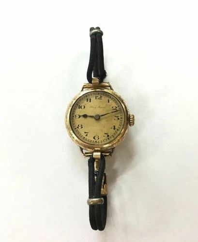 VINTAGE WOMAN'S RACINE WRIST WATCH 15 JEWELS 23MM: VINTAGE WOMAN'S RACINE WRIST WATCH 15 JEWELS Vintage Woman's Racine Wrist Watch 15 jewels You are bidding on a pre-owned Vintage Woman's Racine Wrist Watch. The watch has wear all over from time and b
