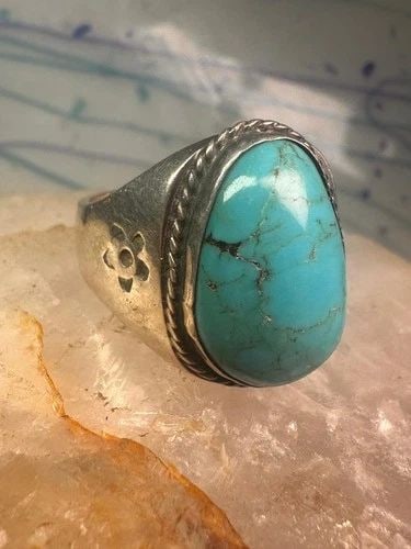 NAVAJO RING TURQUOISE HEAVY BAND SIZE 9.75 STERLING SILVER: NAVAJO RING TURQUOISE HEAVY BAND SIZE 9.75 STERLING SILVER Navajo ring Turquoise heavy band size 9.75 sterling silver SIze 9.7 Weight 14.6g Length 7/8" Width 1/2" Thinnest part of band 7/32"