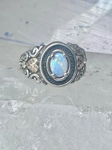 BLACK HILLS GOLD RING OPAL LEAVES BAND SIZE 7 STERLING SILVER WOMEN MEN: BLACK HILLS GOLD RING OPAL LEAVES BAND SIZE 7 STERLING SILVER WOMEN MEN Black Hills Gold Ring opal leaves band size 7 sterling silver women men 12K over sterling silver leaves Size 7 Weight 7.7g Width