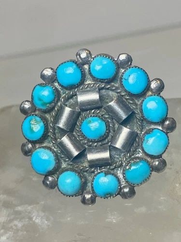 PETITE POINT RING SIZE 5.50 ROUND TURQUOISE STERLING SILVER WOMEN: PETITE POINT RING SIZE 5.50 ROUND TURQUOISE STERLING SILVER WOMEN Petite Point ring size 5.50 round turquoise sterling silver women I leave the rings unpolished until I sell .. If the buyer wants the 