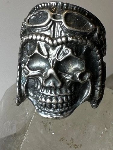SKULL RING SIZE 10.50 BIKER BAND DARK STERLING SILVER FROM UKRAINE: SKULL RING SIZE 10.50 BIKER BAND DARK STERLING SILVER FROM UKRAINE Skull ring size 10.50 biker band cast ring dark sterling silver from Ukraine I leave the rings unpolished until I sell .. If the buye