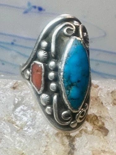 NAVAJO LONG TURQUOISE CORAL RING LEAVES SIZE 9.75 STERLING SILVER WOMEN: NAVAJO LONG TURQUOISE CORAL RING LEAVES SIZE 9.75 STERLING SILVER WOMEN Navajo long turquoise coral ring leaves size 9.75 sterling silver women Size 9.75 Weight 12.1g Length 1. 3/8" Width 5/16" Thinne