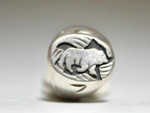 BEAR RING WALKING IN MOUNTAINS SOUTHWEST STERLING SILVER MEN WOMEN: BEAR RING WALKING IN MOUNTAINS SOUTHWEST STERLING SILVER MEN WOMEN Bear Ring Walking in Mountains Southwest Sterling Silver Men Women Size 9.25 Weight 12.6g Widest part of band 7/8" Thinnest part of b