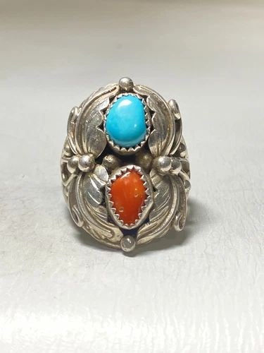 TURQUOISE RING CORAL NAVAJO SOUTHWEST STERLING SILVER WOMEN MEN: TURQUOISE RING CORAL NAVAJO SOUTHWEST STERLING SILVER WOMEN MEN Turquoise ring coral Navajo southwest sterling silver women men Ring may have been resized - Definitely wearable Size 11.50 Weight 11g L