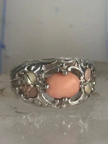 BLACK HILLS GOLD RING PEACH CORAL LEAVES BAND PINKY STERLING SILVER SIZE 4.7 12K: BLACK HILLS GOLD RING PEACH CORAL LEAVES BAND PINKY STERLING SILVER SIZE 4.7 12K Black Hills Gold ring peach coral leaves band pinky sterling silver size 4.7 12K over sterling women Size 4.75 Between 