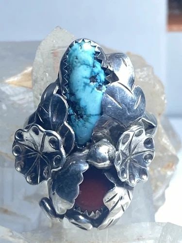 TURQUOISE RING FLOWERS CORAL SOUTHWEST STERLING SILVER WOMEN: TURQUOISE RING FLOWERS CORAL SOUTHWEST STERLING SILVER WOMEN Turquoise ring flowers Coral southwest sterling silver women Size 9.75 Weight 10.4g Length 1 1/4" Width. 7/8" Thinnest part 5/32"