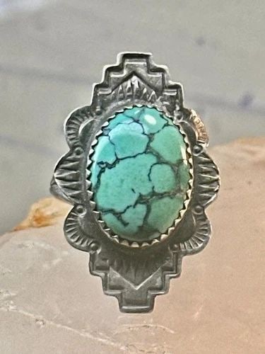 NAVAJO RING TURQUOISE SOUTHWEST SIZE 7 STERLING SILVER WOMEN GIRLS: NAVAJO RING TURQUOISE SOUTHWEST SIZE 7 STERLING SILVER WOMEN GIRLS Navajo ring turquoise southwest size 7 Sterling silver women girls Size 7 Weight 5.5g Length 1 1/4" Width 3/4" Thinnest part of band 