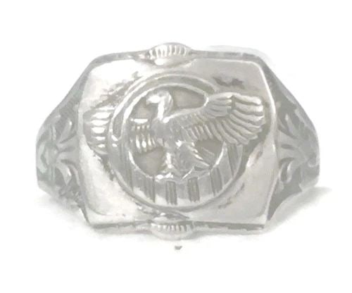 EAGLE RING OR BAND VINTAGE STERLING SILVER SIZE 11.50 MEN: EAGLE RING OR BAND VINTAGE STERLING SILVER SIZE 11.50 MEN Eagle Vintage Sterling Silver Ring or Men Band Size 11.50 Between a Size 11.50 and Size 11.75 Weight 8.4g Widest Part of Band 5/8" Thinnest Pa