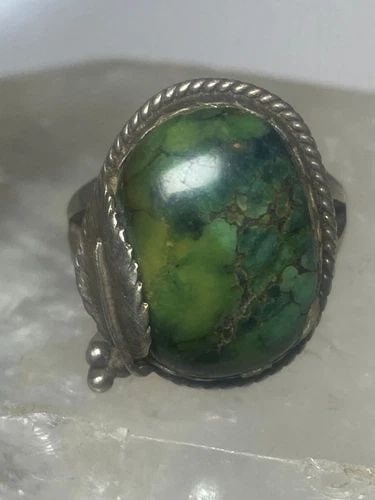 TURQUOISE ? RING SIZE 7.50 LEAVES SOUTHWEST BAND STERLING SILVER WOMEN: TURQUOISE ? RING SIZE 7.50 LEAVES SOUTHWEST BAND STERLING SILVER WOMEN Turquoise ? ring size 7.50 leaves southwest band sterling silver women Size 7.50 Between a size 7.50 and a size 7.75 Weight 7.3g 