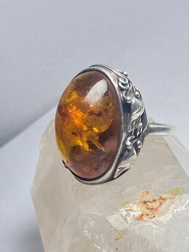 AMBER RING NOUVEAU ART DECO FLORAL LEAVES STERLING SILVER WOMEN GIRLS: AMBER RING NOUVEAU ART DECO FLORAL LEAVES STERLING SILVER WOMEN GIRLS Amber Ring Nouveau Art Deco floral leaves sterling silver women girls Size 7 Weight 7.7g Length. 1" Width. 5/8" Thinnest part of b