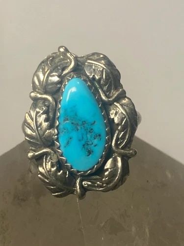 TURQUOISE RING LONG NAVAJO SOUTHWEST LEAVES STERLING SILVER WOMEN GIRLS: TURQUOISE RING LONG NAVAJO SOUTHWEST LEAVES STERLING SILVER WOMEN GIRLS Turquoise ring long Navajo southwest leaves sterling silver women girls Size 7.25 Weight 4.2g Length 7/8" Width 3/4" Thinest par