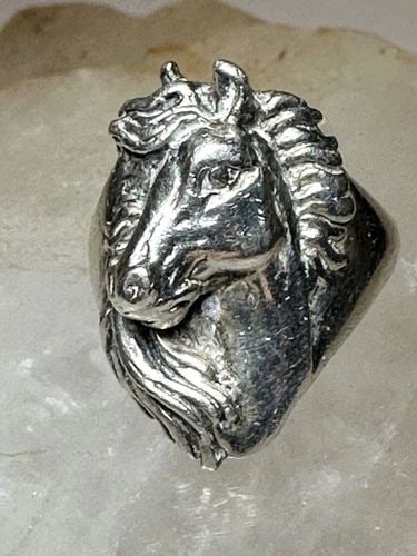 HORSE RING SIZE 3.50 COWGIRL SOUTHWEST BAND PINKY STERLING SILVER WOMEN GIRLS: HORSE RING SIZE 3.50 COWGIRL SOUTHWEST BAND PINKY STERLING SILVER WOMEN GIRLS Horse ring size 3.50 cowgirl southwest band pinky sterling silver women girls Size 3.50 Weight 6.5g Length 7/8" Band Width