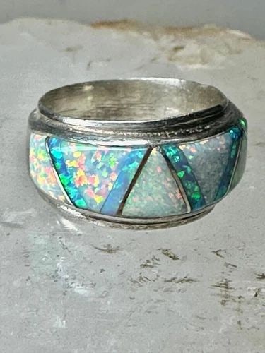 LAB OPAL RING NATIVE AMERICAN BAND SIZE 5.75 STERLING SILVER WOMEN MEN: LAB OPAL RING NATIVE AMERICAN BAND SIZE 5.75 STERLING SILVER WOMEN MEN Lab Opal ring Native American band size 5.75 sterling silver women men Size 5.75 Between a size 5.75 and a size 6 Weight 4.6g Wid