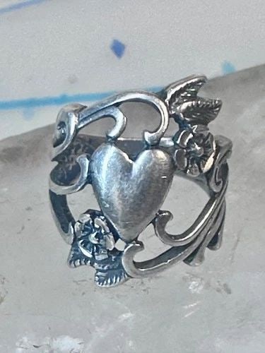 HEART RING NAVAJO LOVE BAND VALENTINE PINKY STERLING SILVER SIZE 4.25 WOMEN GIRL: HEART RING NAVAJO LOVE BAND VALENTINE PINKY STERLING SILVER SIZE 4.25 WOMEN GIRL Navajo Heart ring love band Valentine pinky sterling silver size 4.25 women girls Size 4.25 Weight. 5.4g Width 3/4" Thi