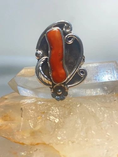 LONG CORAL RING SIZE 6 SQUASH BLOSSOM STERLING SILVER NAVAJO SOUTHWEST WOMEN GIR: LONG CORAL RING SIZE 6 SQUASH BLOSSOM STERLING SILVER NAVAJO SOUTHWEST WOMEN GIR Long coral ring squash blossom Navajo sterling silver southwest women girls Size 6 Weight 6.6g Length. 1 1/4" Width 7/8