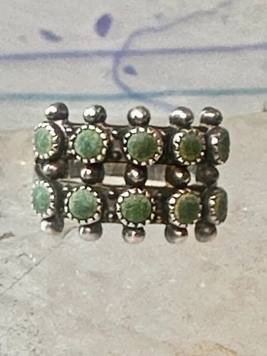ZUNI TURQUOISE RING PETITE POINT NEEDLEPOINT SIZE 5.5 BAND STERLING SILVER WOMEN: ZUNI TURQUOISE RING PETITE POINT NEEDLEPOINT SIZE 5.5 BAND STERLING SILVER WOMEN Zuni Turquoise ring petite point needlepoint size 5.5 band sterling silver women girls Size 5.5 Weight 4.3g Width. 1/2"