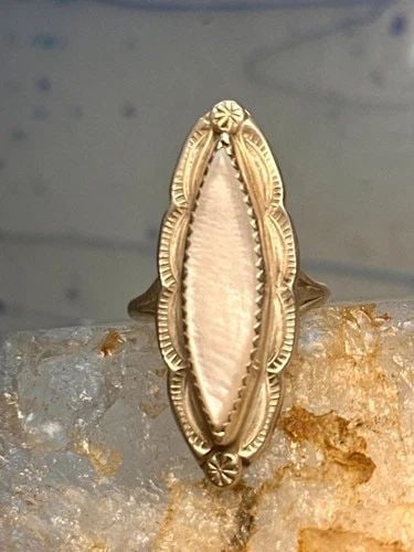 NAVAJO RING LONG MOTHER OF PEARL SIZE 8.5 STERLING SILVER WOMEN SIGNED A PAYTON: NAVAJO RING LONG MOTHER OF PEARL SIZE 8.5 STERLING SILVER WOMEN SIGNED A PAYTON Navajo ring long mother of pearl size 8.5 sterling silver women signed A Payton Size 8.50 Weight 6.7g Length 1. 1/2" Wid