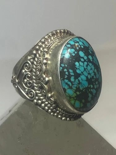 TURQUOISE RING BOHO STERLING SILVER GIRLS WOMEN: TURQUOISE RING BOHO STERLING SILVER GIRLS WOMEN Turquoise ring boho sterling silver girls women Size 9.25 Weight 22.1g Length 7/8" Width. 1/2" Thinnest part of band 3/16"